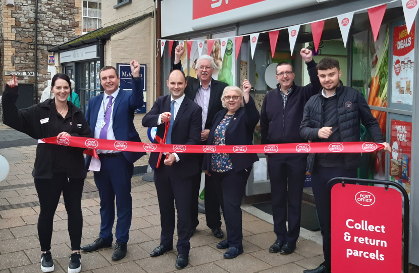 MP “cuts the ribbon” at Post Office