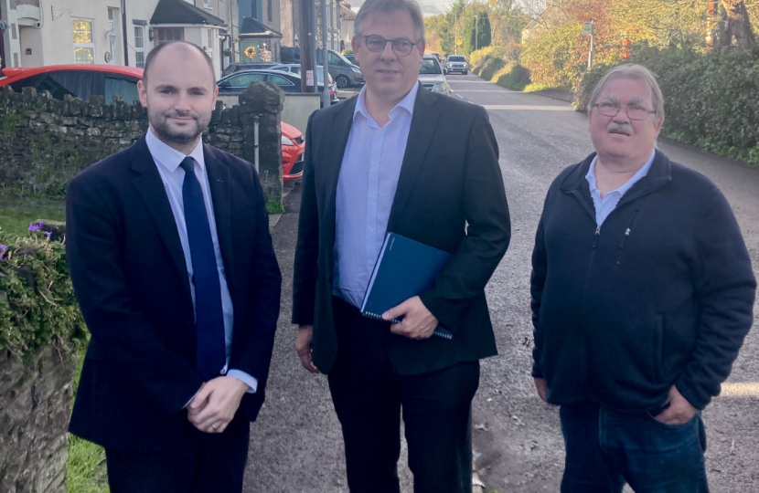 Luke Hall MP and Cllr Steve Reade in Shortwood following their meeting with First Bus